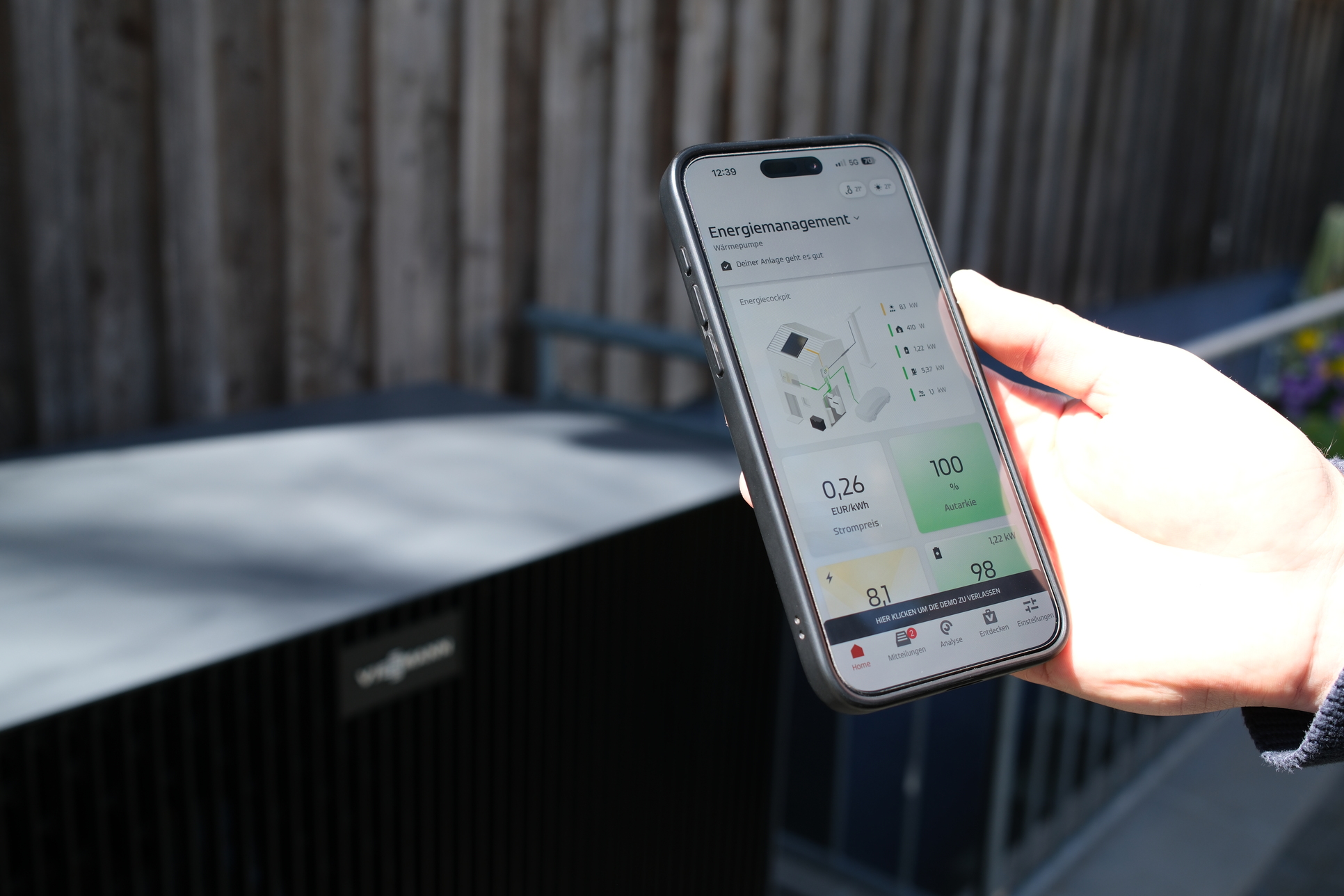 Smartphone-App zur Steuerung von Wärmepumpe und Photovoltaik, Energiemanagement mit Jänichen Berlin